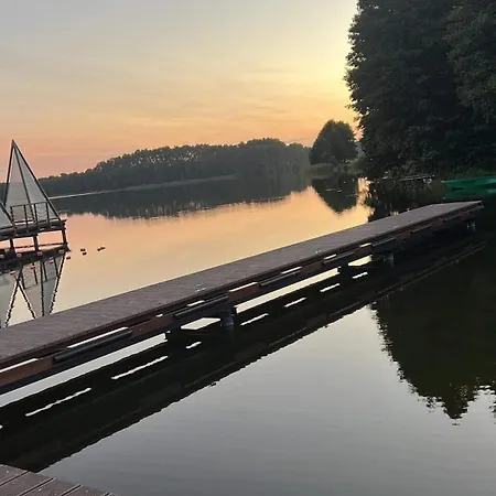 Kurza Lapka Nad Jeziorem W Borach Tucholskich - Feriehus